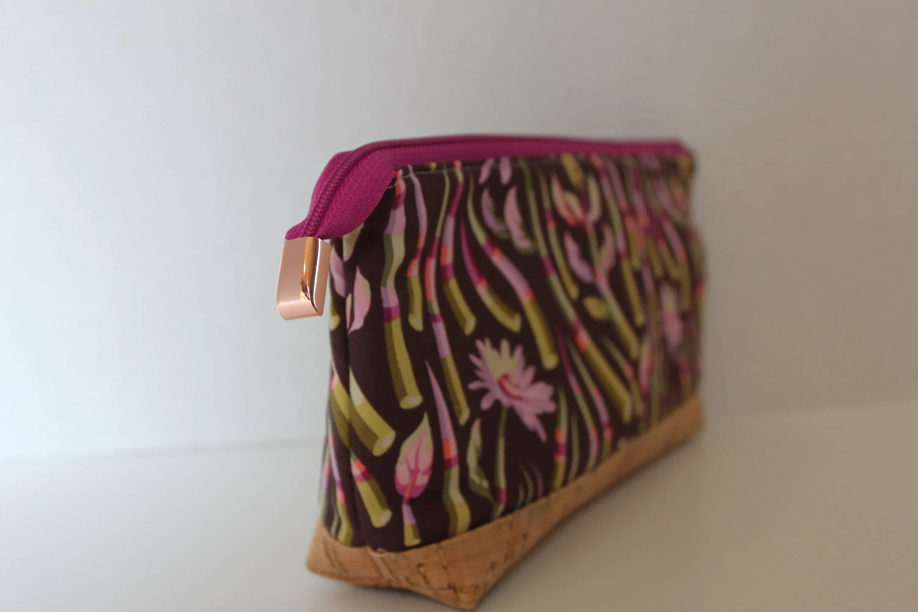 Essential Oil Pouch, Zipper Pouch, Oil Pouch with Cork Base, essential oil storage, bag for essential oils, handmade oil pouch, gift for her