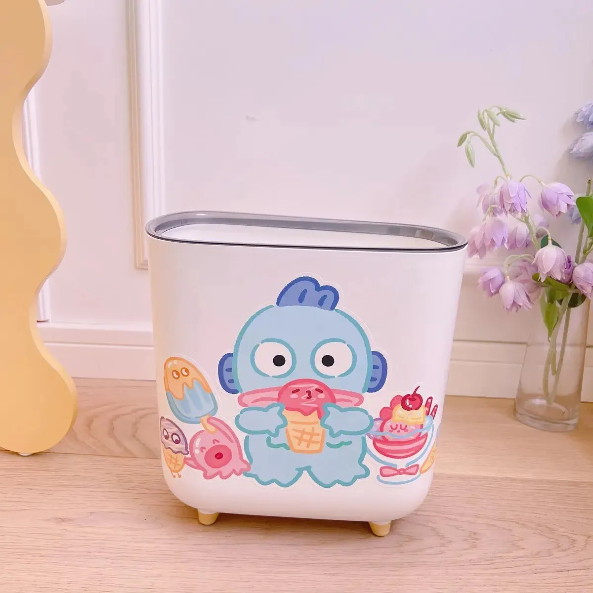 Kawaii Short-Legged Sanrio Trash Can