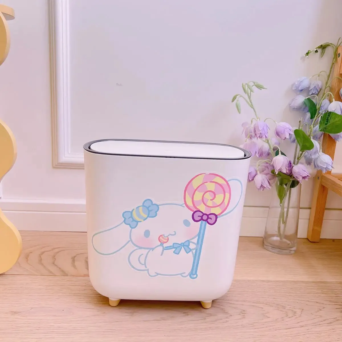 Kawaii Short-Legged Sanrio Trash Can