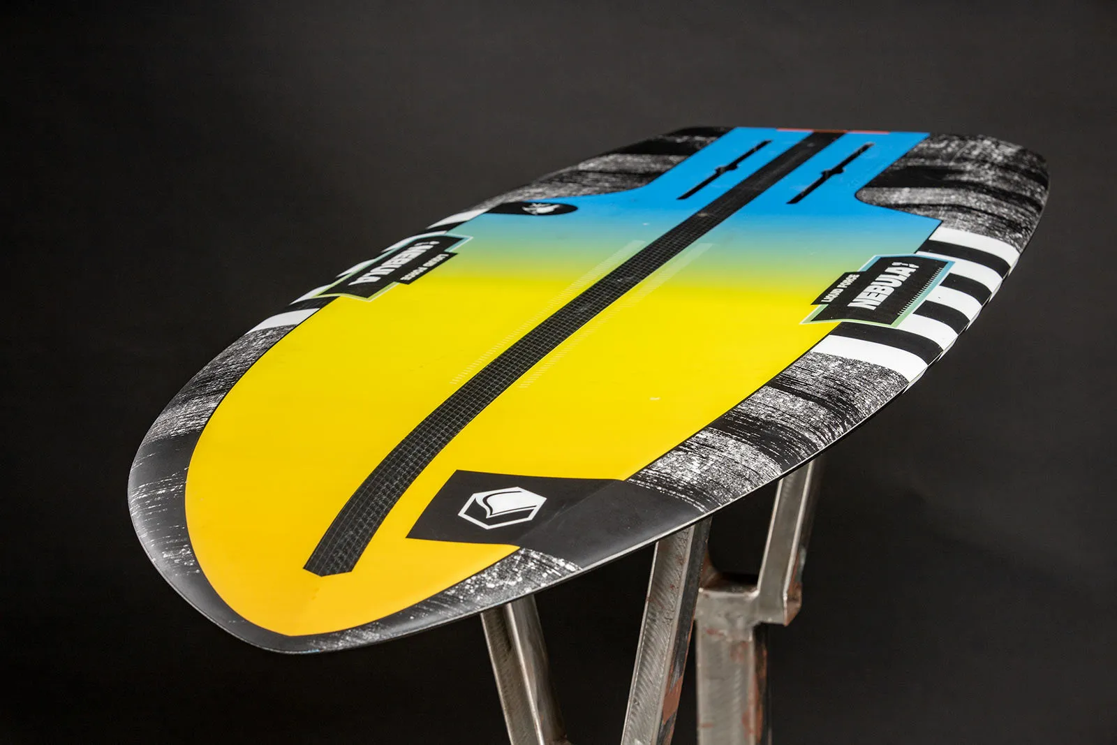 Liquid Force Nebula Foil Board W/Carbon Horizon 125 OR 160 Foil Set Package