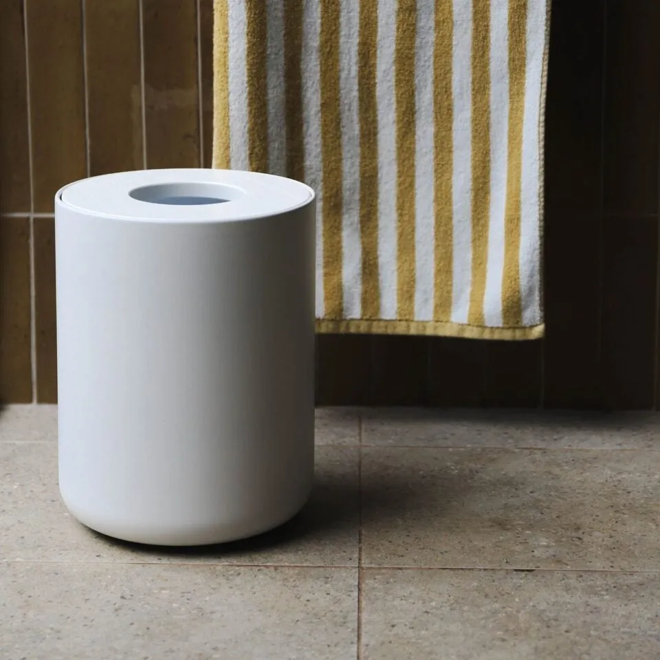 Round Bin with Oak Lid - White