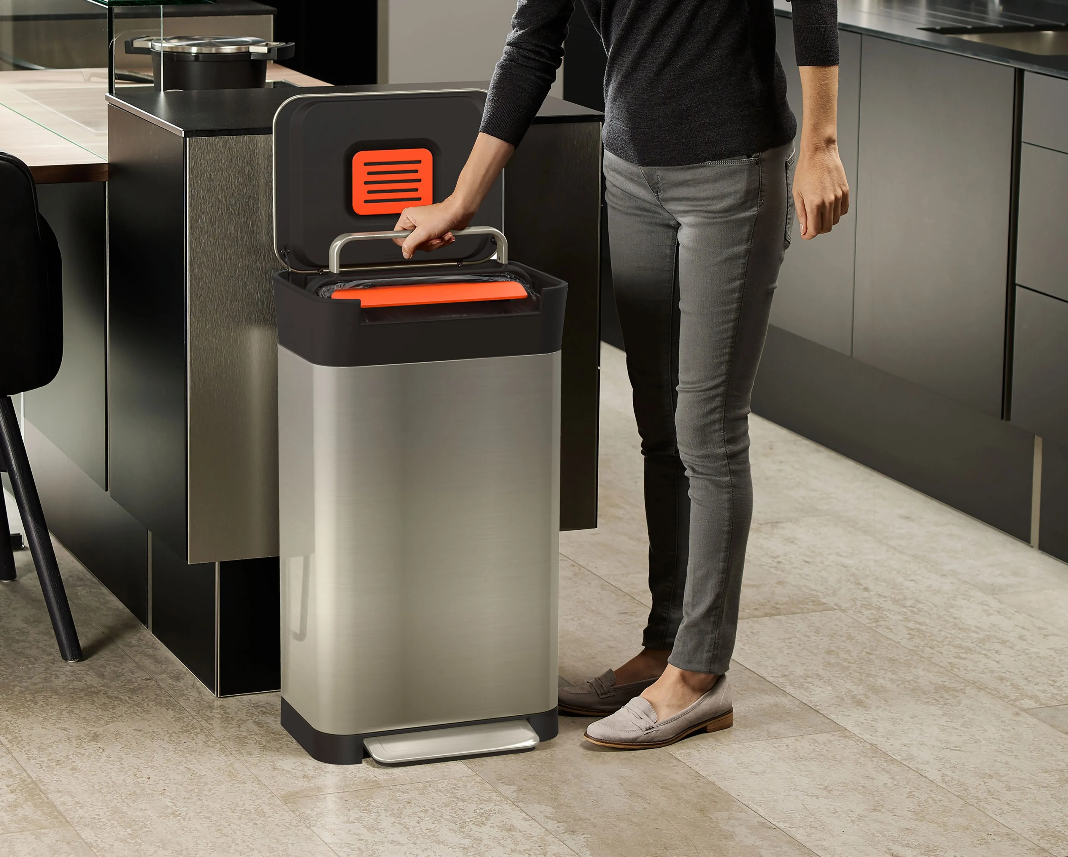 Titan 20L Trash Compactor