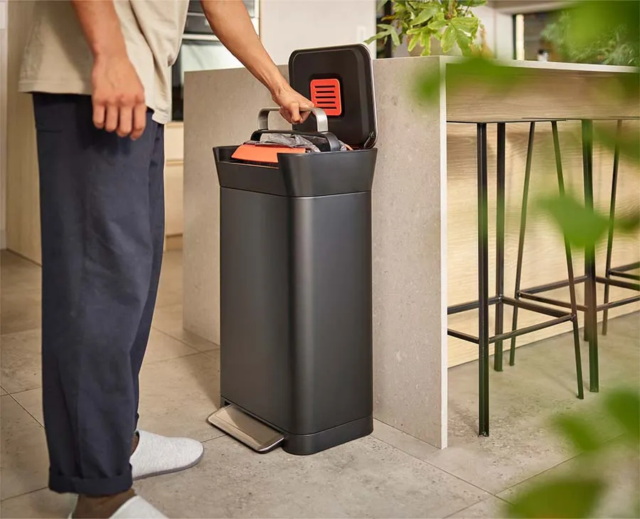 Titan 30L Black Trash Compactor