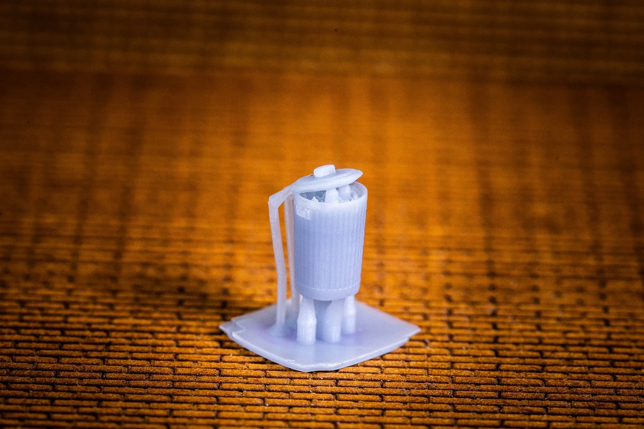 Trash Cans – 65 pack – N Scale