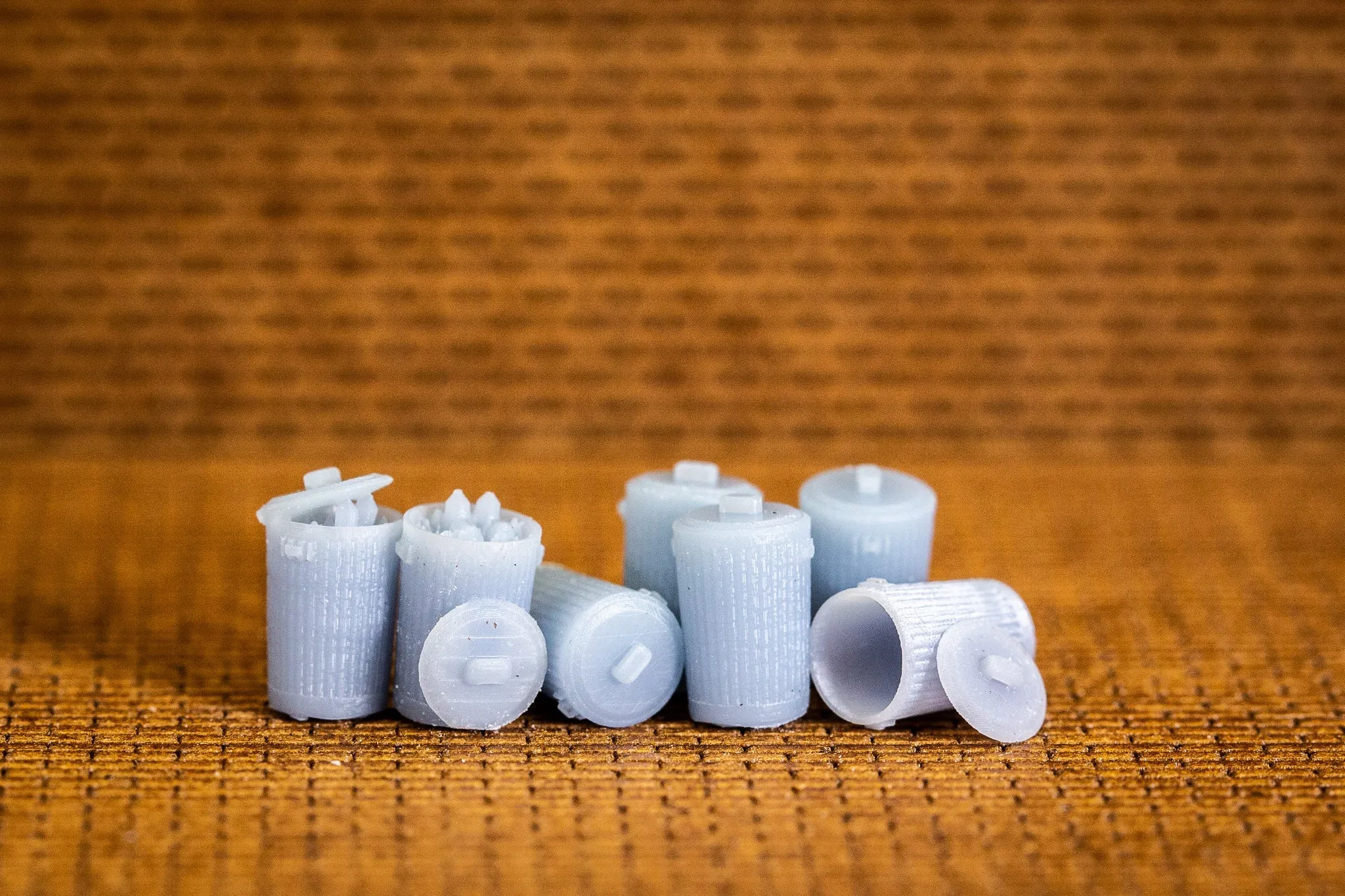 Trash Cans – 65 pack – N Scale